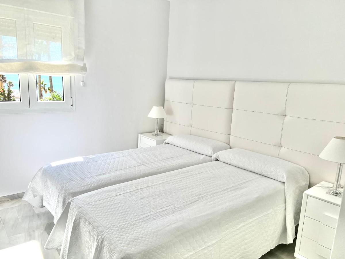 Mi Capricho 170 Beachfront Apartment Sitio de Calahonda Екстериор снимка