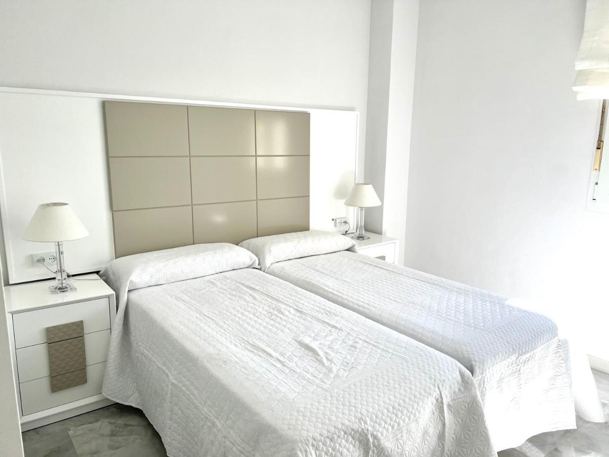 Mi Capricho 170 Beachfront Apartment Sitio de Calahonda Екстериор снимка
