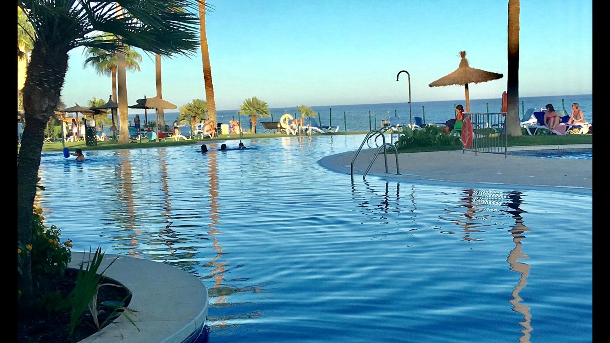 Mi Capricho 170 Beachfront Apartment Sitio de Calahonda Екстериор снимка
