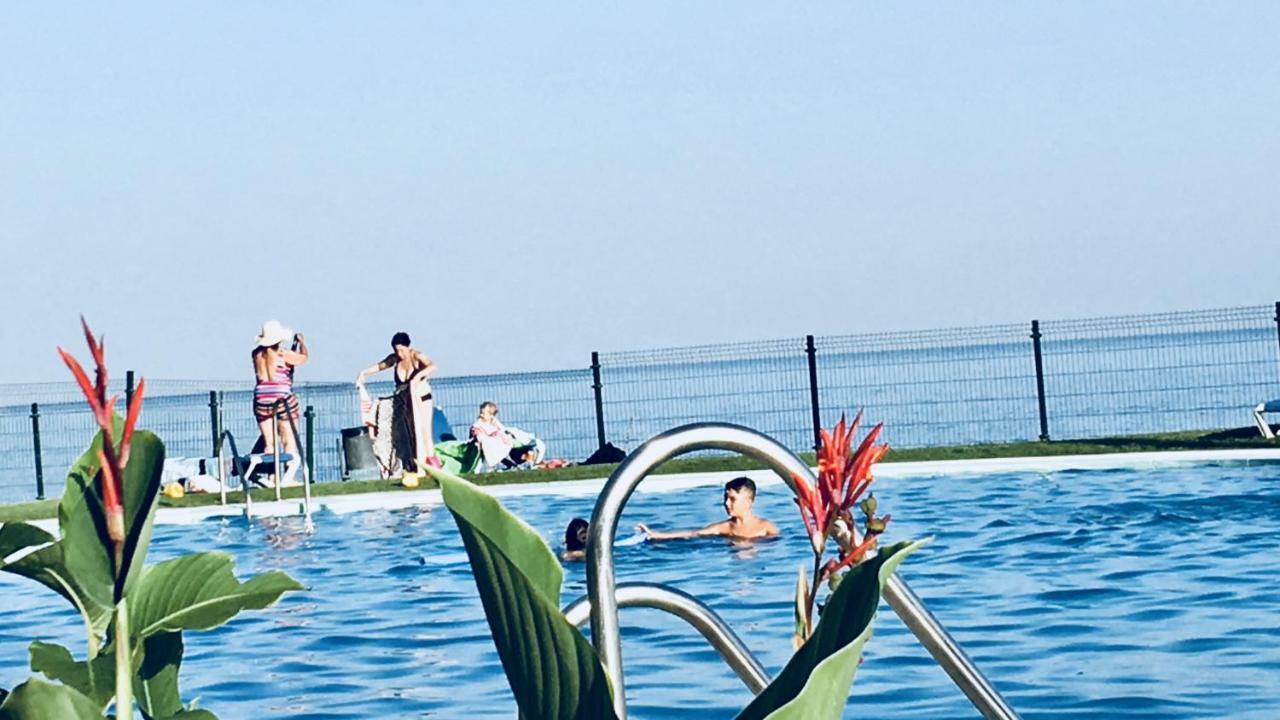 Mi Capricho 170 Beachfront Apartment Sitio de Calahonda Екстериор снимка